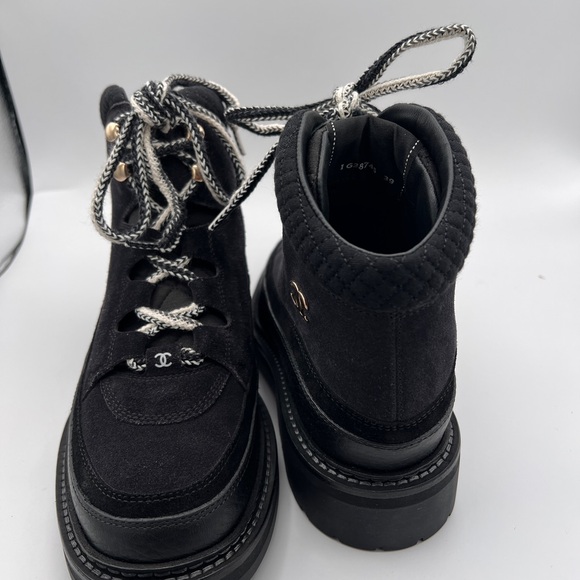 CHANEL Suede Grained Calfskin CC Lace Up Boots 39 Black - Picture 3 of 11